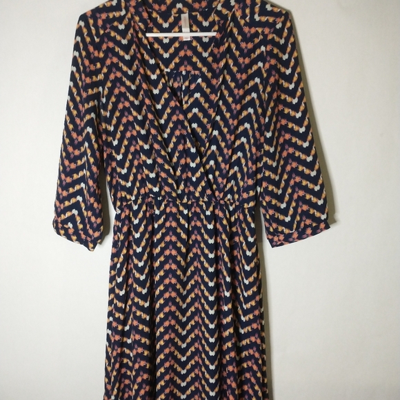 Xhilaration patterned knee length dress size medium - Picture 1 of 10